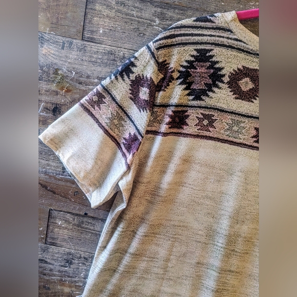 New Indian Head Dress Aztec Oatmeal Colored Tee - Picture 12 of 13